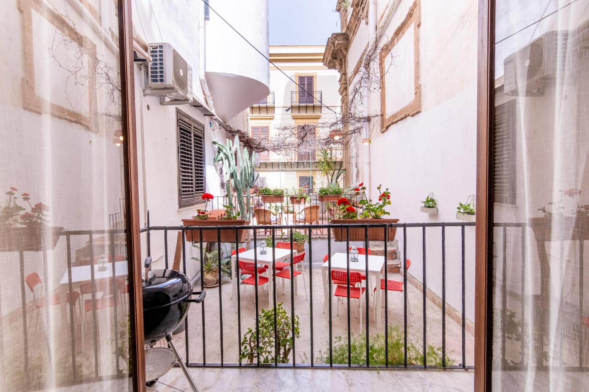 Palazzo Del Bono Suites Palermo Exteriör bild