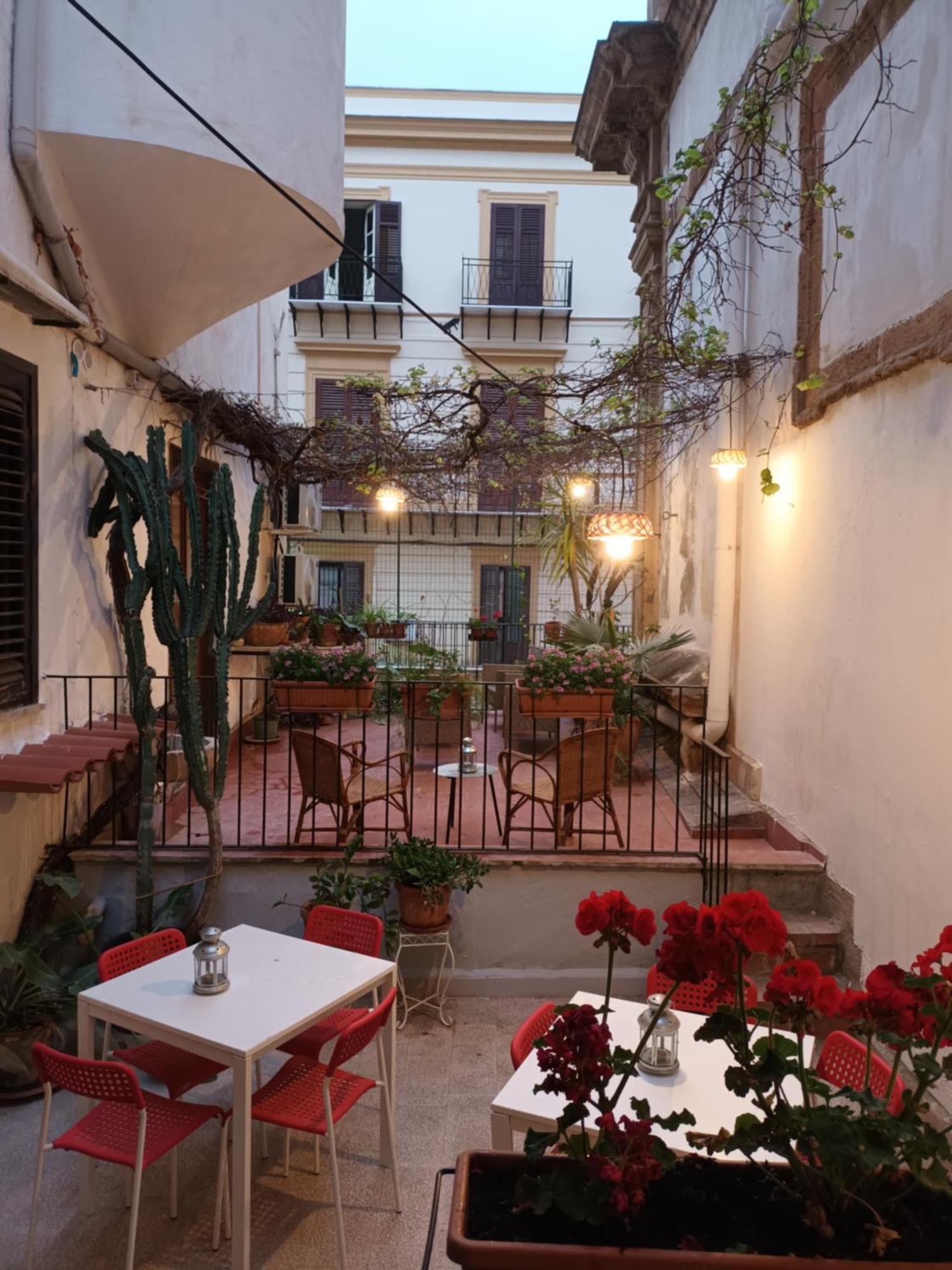 Palazzo Del Bono Suites Palermo Exteriör bild